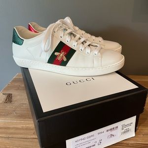 Authentic Gucci Bee sneaker
